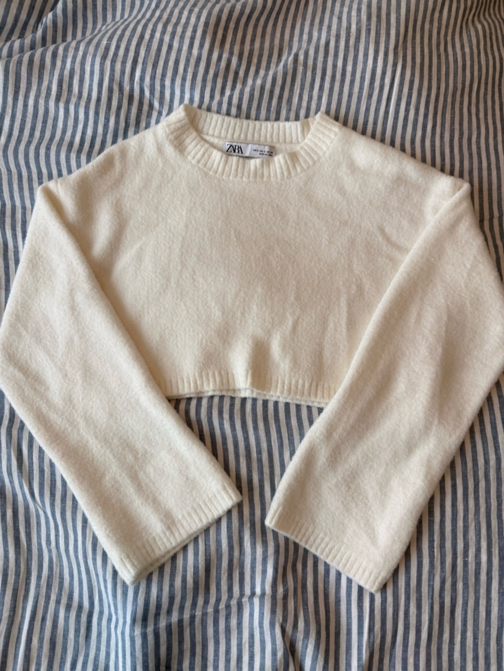 ZARA Cropped Cream Wide Sleeve Sweater